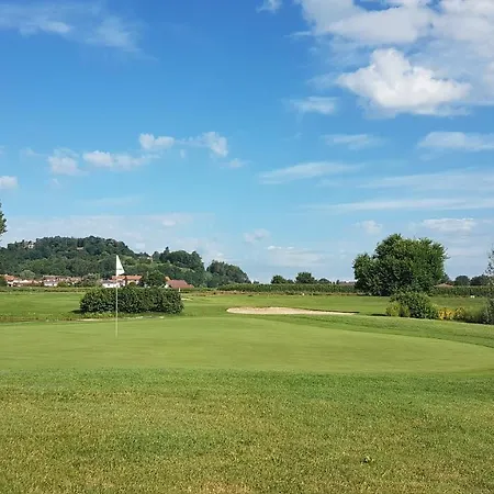 招待所 Ferro Uno, Golf Citta Di 4*
